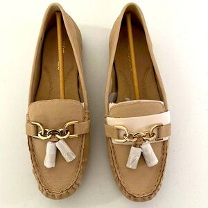 AEROSOLES Tan Loafers with Gold Chain Detail